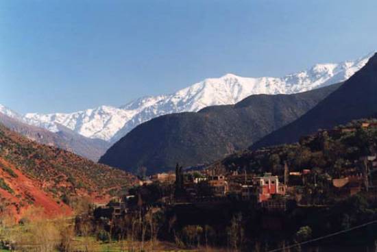 montagne-vallee-village-maroc-marrakech-.jpg*550*368