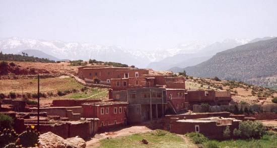 village-montagne-serenite-valle-maroc-.jpg*550*295